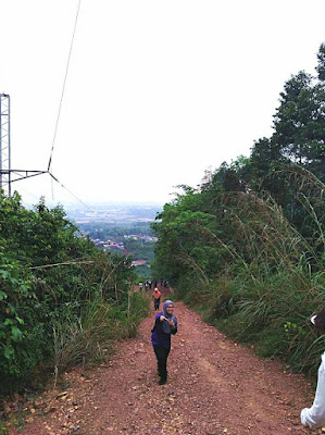 Pemandangan atas bukit H semasa hiking