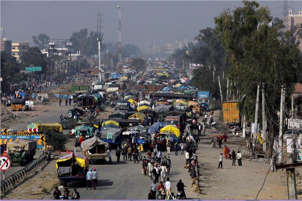 Thousands of farmers demonstrate in New Delhi