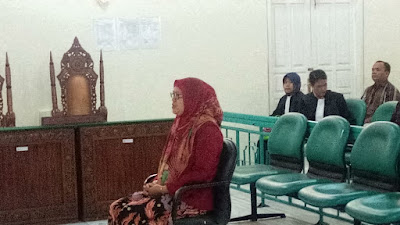 Mirawati Nurmatias Hadir Dalam Sidang Pembacaan Dakwaan di PN Bukittinggi 