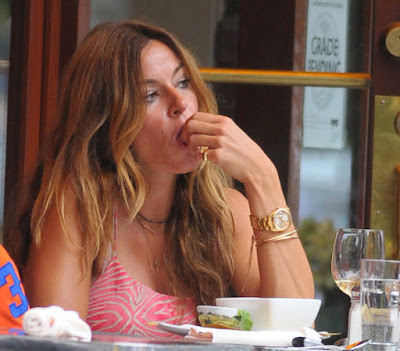 Kelly Killoren Bensimon nibbles on some lunch as she enjoys an al fresco lunch at Da Silvano's in Manhattan Photos