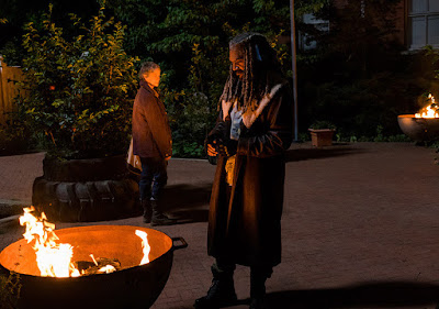 Carol Peletier (Melissa McBride) sorpresa da Ezekiel (Khary Payton)