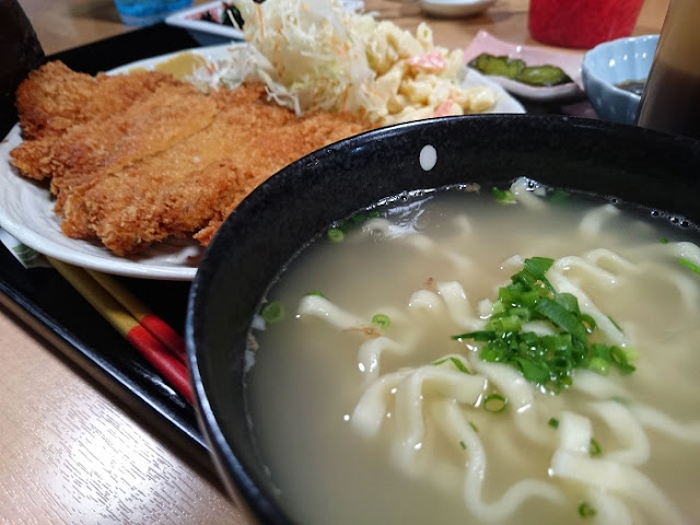 沖縄食堂ちょんちょん家の写真