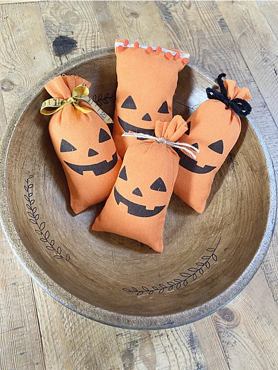 jackolantern bowl fillers in bowl