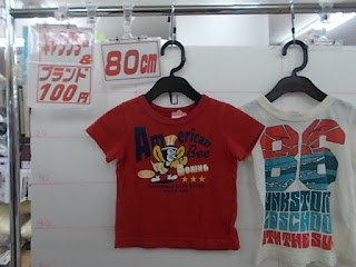 キャラクター＆ブランド100円子供服、赤いＴシャツ、タンクトップ80㎝