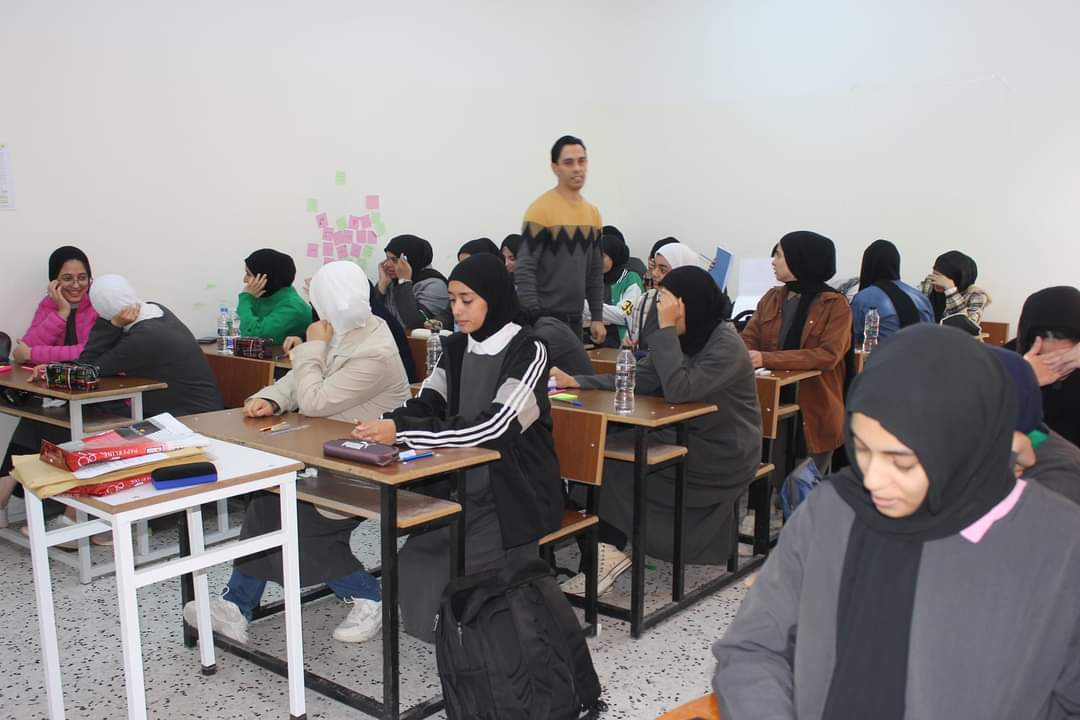 مدرسة المداد التعليمية تواصل امتحانات لطالبات الشهادة الثانوية جريده الراصد24