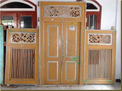 Pintu jendela rumah jaman BELANDA