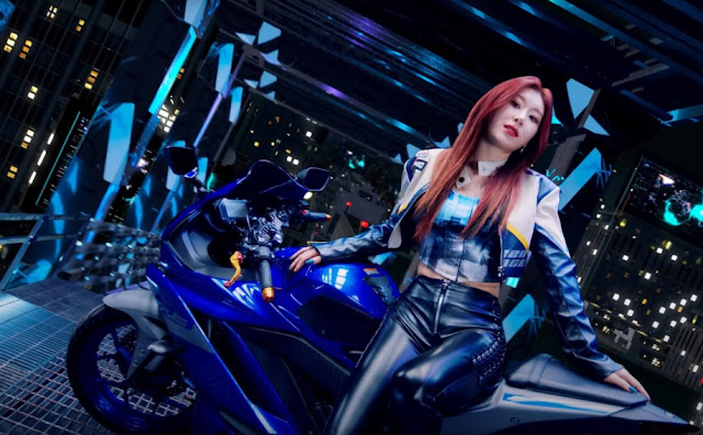 Chaeryeong ITZY Motorbike Yamaha YZF-R3