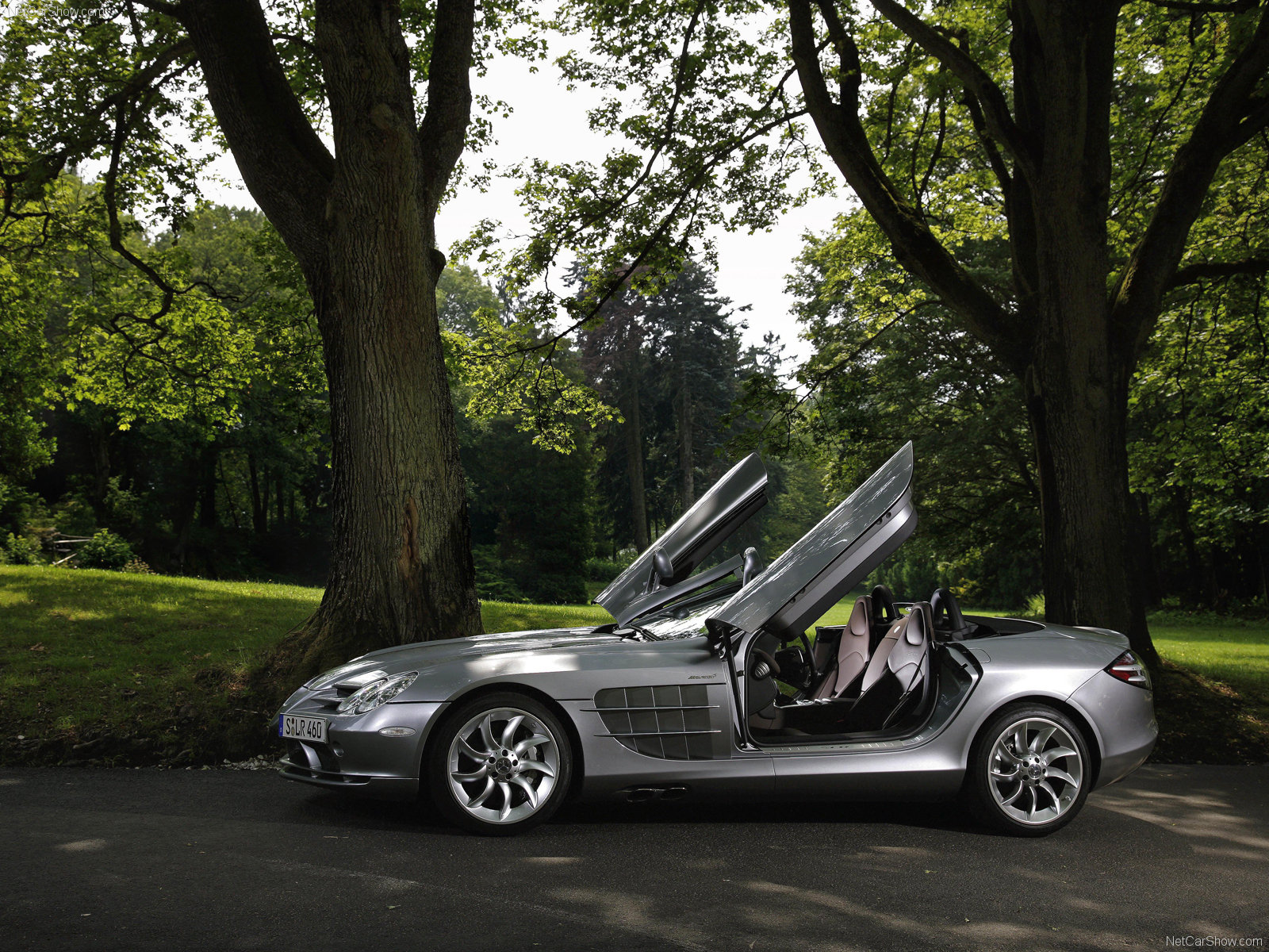 Mercedes Benz SLR McLaren Roadster 722 S Model 2009 Wallpaper 3