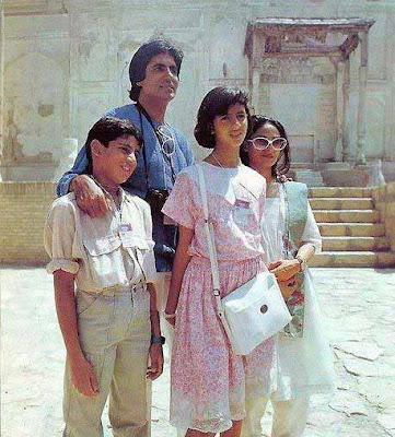 Amitabh with Children and wife