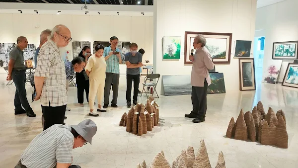 ▲第24屆磺溪美展決審過程，各項得獎名單揭曉並公告於彰化縣文化局網站。（彰化縣文化局提供）