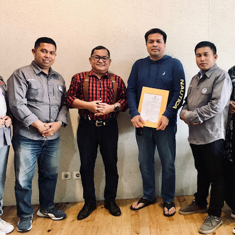 Ketua PJS Riau Serahkan Mandat Pembentukan DPC PJS Pekanbaru