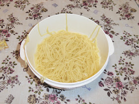 ダイソーの『レンジでラーメン「丼」要らず』を使ってマルタイの棒ラーメンを作ってみました！