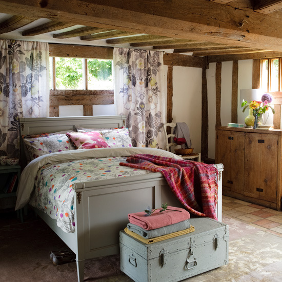 Country Bedroom Decorating