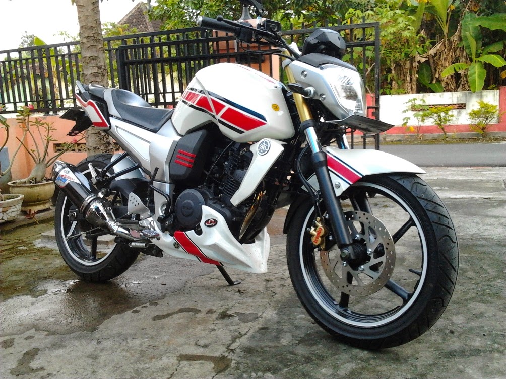 modifikasi motor byson warna putih