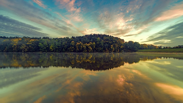 Nature Lake Reflection Wallpaper