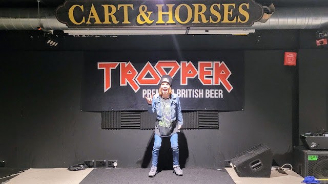 Cart & Horses stage