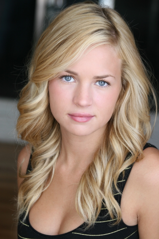 Model Britt Robertson Photo picture collection 2012