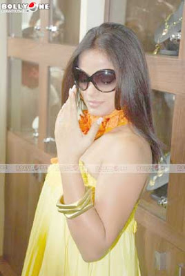 Neetu Chandra Gitanjali Store Photos