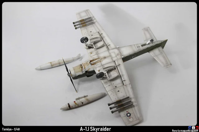 Les salissures du A-1J Skyraider de Tamiya au 1/48.