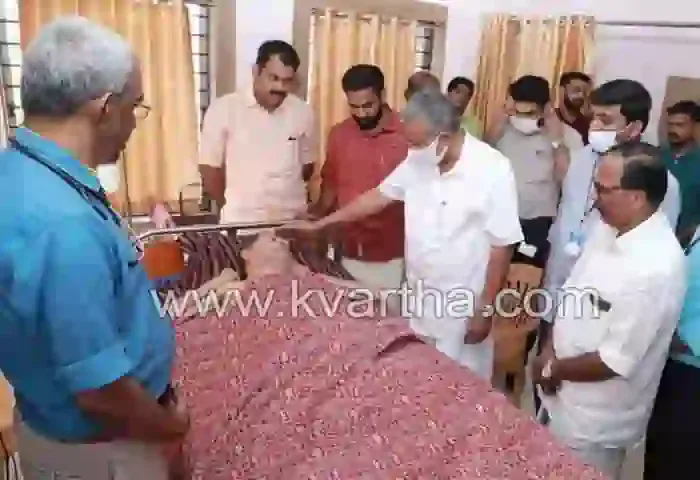 Chief Minister visited Pushpan, living martyr of Koothuparmapa firing, Thalassery, News, Politics, Visit, Chief Minister, Pinarayi-Vijayan, Hospital, Treatment, Kerala