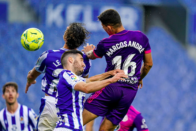 4-1: minuto 82, Marcos André se adelanta a Le Normand y Zaldua y cabecea un centro de Pablo Hervías para marcar el gol del Valladolid. REAL SOCIEDAD DE FÚTBOL DE SAN SEBASTIÁN 4 REAL VALLADOLID C. F. 1. 16/05/2021. Campeonato de Liga de 1ª División, jornada 37. San Sebastián, Guipúzcoa, estadio Reale Arena, sin público. GOLES: 1-0: 6’, Isak. 2-0: 16’, Isak. 3-0: 28’, David Silva. 4-0: 35’, Januzaj, de penalti. 4-1: 82’, Marcos André.