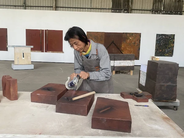 ▲彰化縣藝術界再傳捷報！有臺灣陶藝界最高榮譽之一的「2025臺灣陶藝獎」近期公布得獎名單，其中卓越貢獻獎由彰化縣傑出陶藝家陳正勳（又名陳博垚）榮獲。（彰化縣文化局提供）