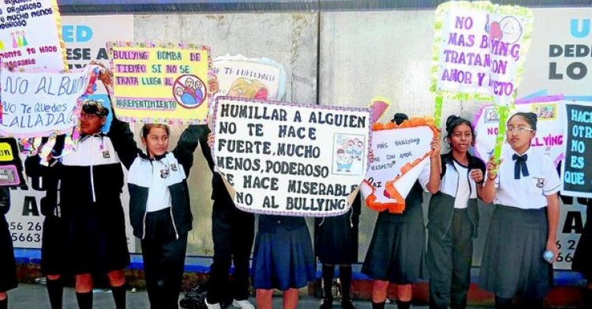 Escolares de Ica realizan marcha de sensibilización para frenar el bullying y el pandillaje