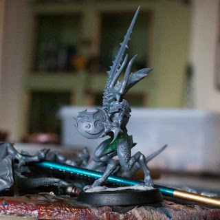 Herald of Slaanesh conversion made from hellstrider and bloodletter parts. Some Greenstuff was also used to fill in the gaps. 