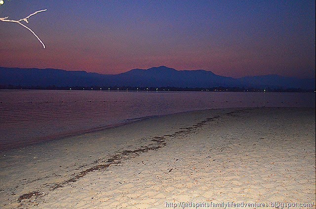 Night shot of the mainland shore @ Potipot Island