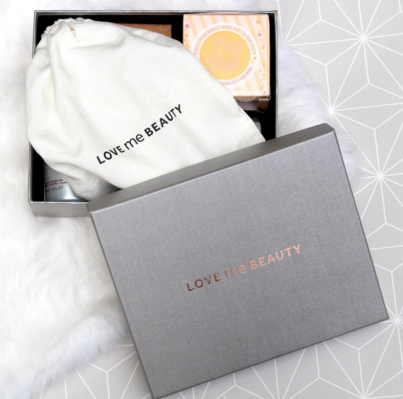 peexo fashion blogger reviews love me beauty box