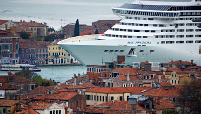 Venezia, manifesta No Grandi Navi