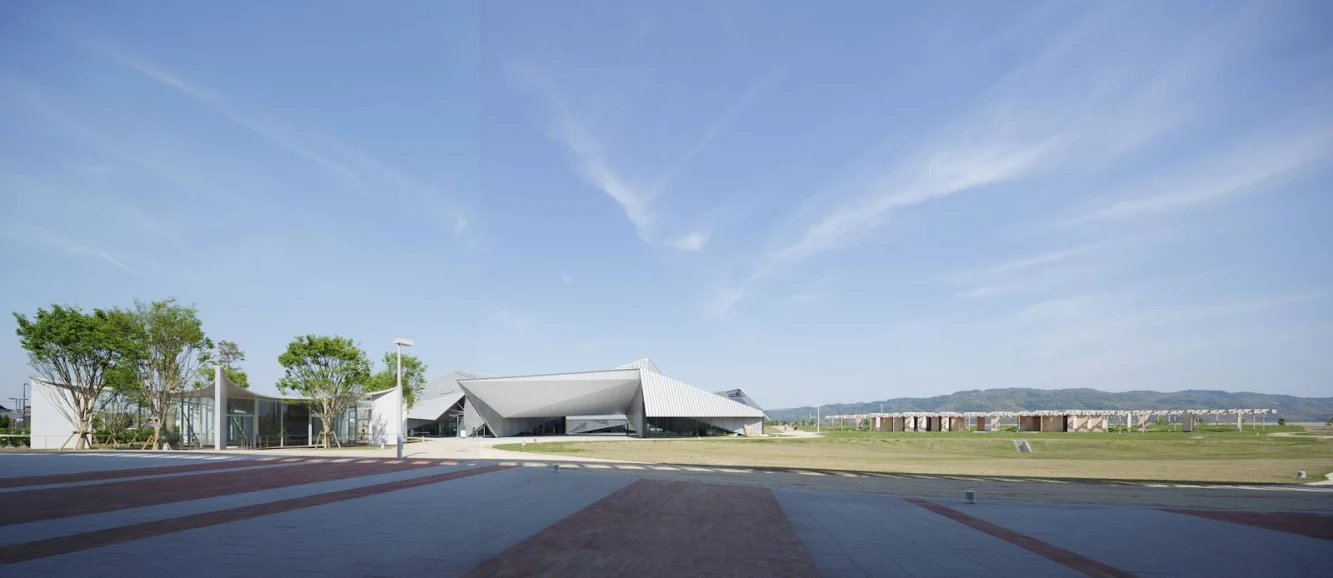 Kyushu Geibun Kan by Kengo Kuma