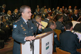 Comandante do 30º BPM, tenente-coronel Cleber Maia dá boas-vindas aos convidados