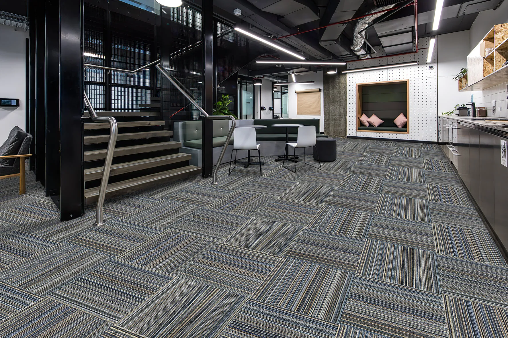 Thảm trải sàn văn phòng sử dụng thảm tấm KT68
