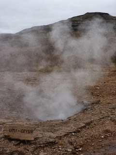 Fumeroles and geysirs