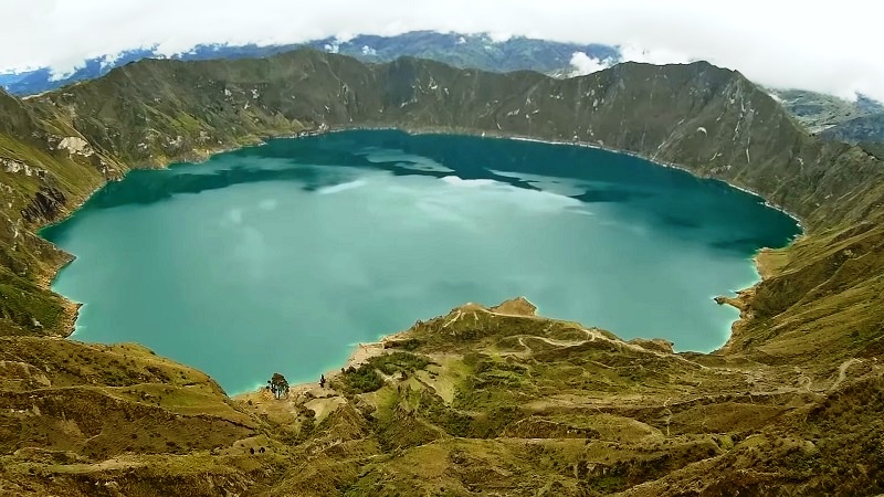 Quilotoa - A turquoise lake within a volcanic crater