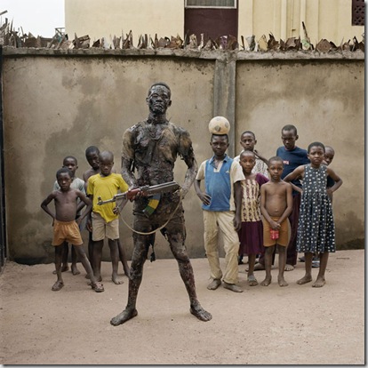 Song Iyke with onlookers. Enugu, Nigeria. 2008