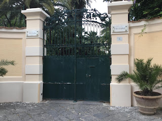 The entrance to Villa Tritone on Via Marina Grande