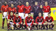 SELECCIÓN DE INGLATERRA - Temporada 2001-02 - Sol Campbell, Sinclair, Heskey, Danny Mills, Martyn y Southgate; Frank Lampard, Bridge, Beckham, Nicky Butt y Michael Owen - INGLATERRA 1 (Robbie Fowler) ITALIA 2 (Vincenzo Montella) - 27/03/2002 - Partido amistoso - Leeds, Inglaterra, Elland Road