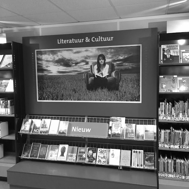 Afdeling 'Literatuur & Cultuur' van Bibliotheek Zevenaar. Hipstamatic: Bo-Kaap + BlacKeys XF. Foto: Robert van der Kroft