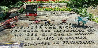 Grab Manfred von Richthofen auf dem Südfriedhof in Wiesbaden