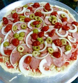 pizza de calabresa pizza de mussarela