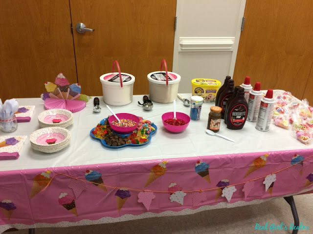 What screams "Summer" more than ice cream! Here is how I created an ice cream party to celebrate the beginning of Summer.