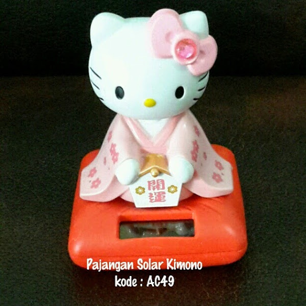 Pajangan Hello Kitty Murah Grosir Ecer Solar Bisa Gerak Kena Matahari Kimono Pink