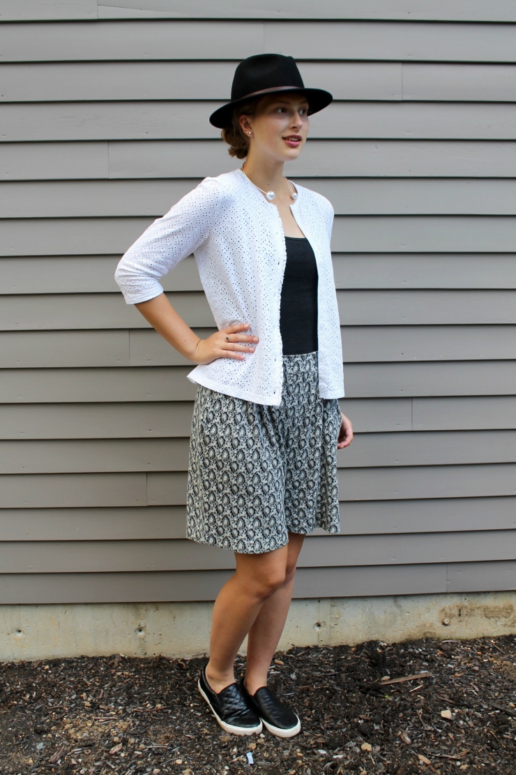Ann Taylor printed bermuda shorts make for a chic outfit
