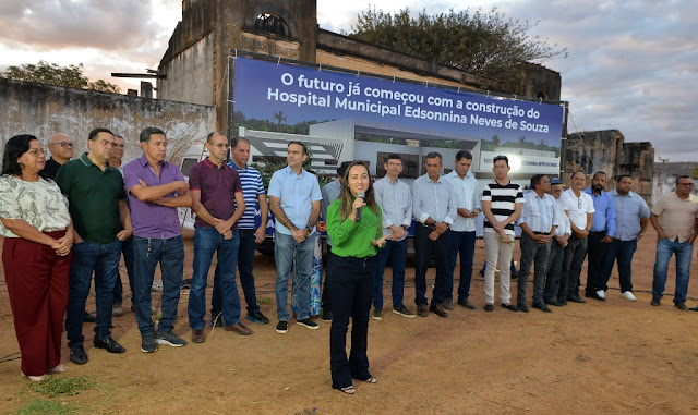  Prefeito Zito Barbosa autoriza a construção do Hospital Municipal Edsonnina Neves de Souza  Em uma noite memorável e histórica 