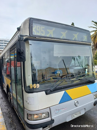 autobus X85 que va de la Plaza Syntagma al aeropuerto de Atenas