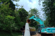 PT Unggul Sokaja Hanya Sumbangkan Kerusakan Jalan Dusun Sukatani Desa Gunungkaramat , Akibat Lewat nya Alat Alat Berat , Bahkan Pernah Eskapator Terjungkal