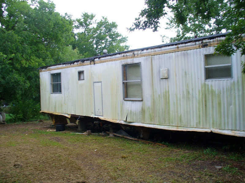 Mobile home #2 - 3 bedroom, 2 bath (electric but no water hook up  title=