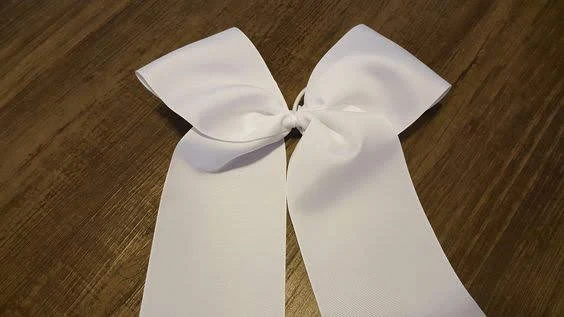 cheer bows, no sew bow, easy cheer bow, quick and easy, cheerleading